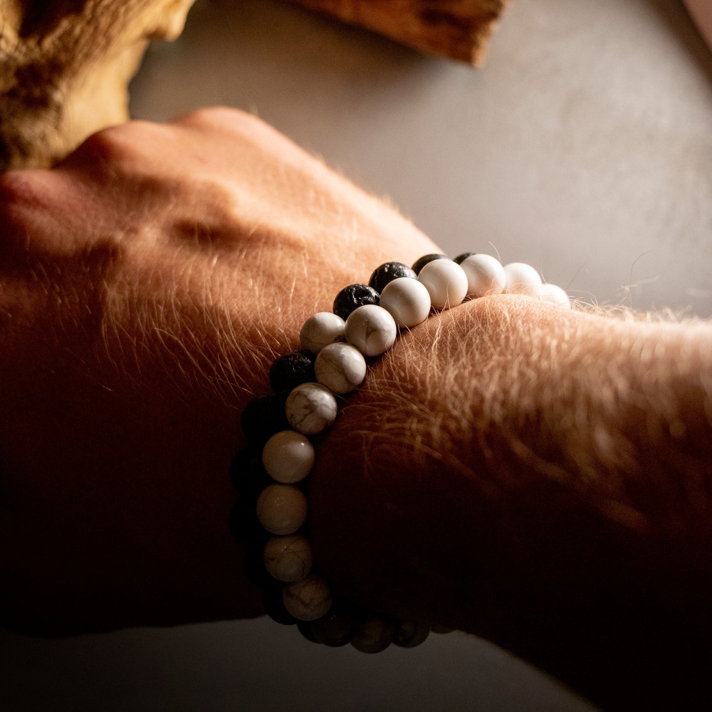 Lavasteen armbanden set